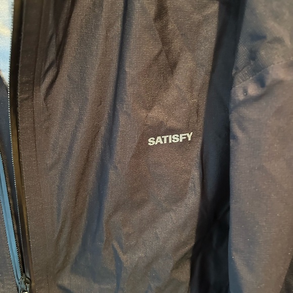 SATISFY PERTEX® 3L FLY RAIN JACKET NWT - Picture 13 of 15